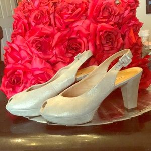 Paul Green munched Slingback Platform Pumps